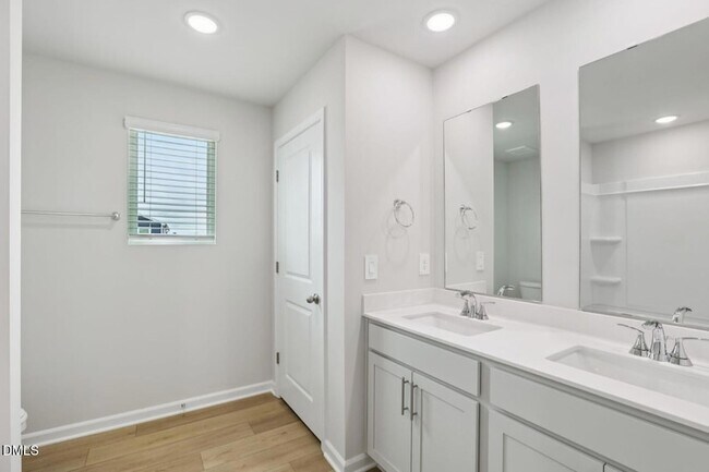 Building Photo - 693 White Birch Ln