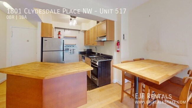 Building Photo - 1801 Clydesdale Pl NW