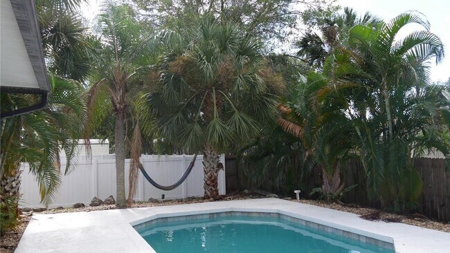 Building Photo - 3026 Vinson Ave