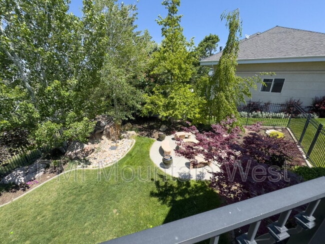 Building Photo - 49 E Fairway Dr