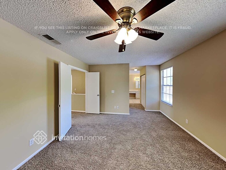 Building Photo - 15908 Bridgewater Ln