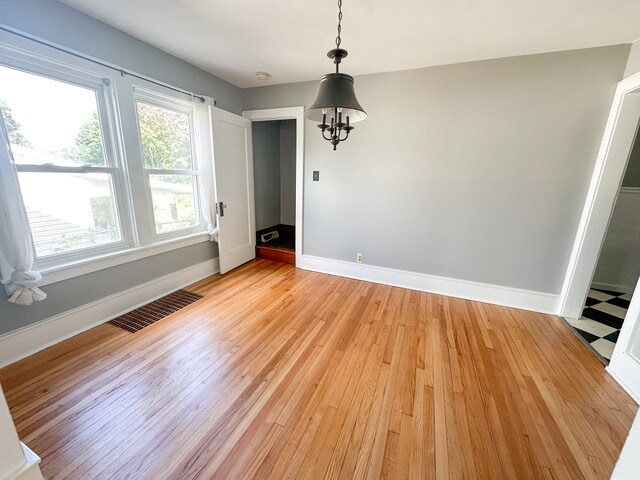 Building Photo - 416 Nelson Ave