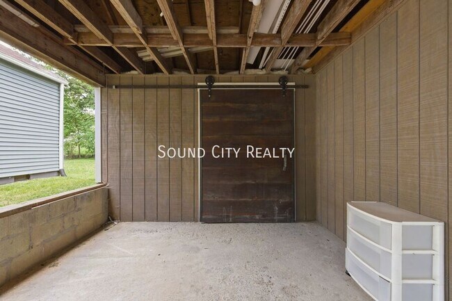 Building Photo - 113 Neese Dr