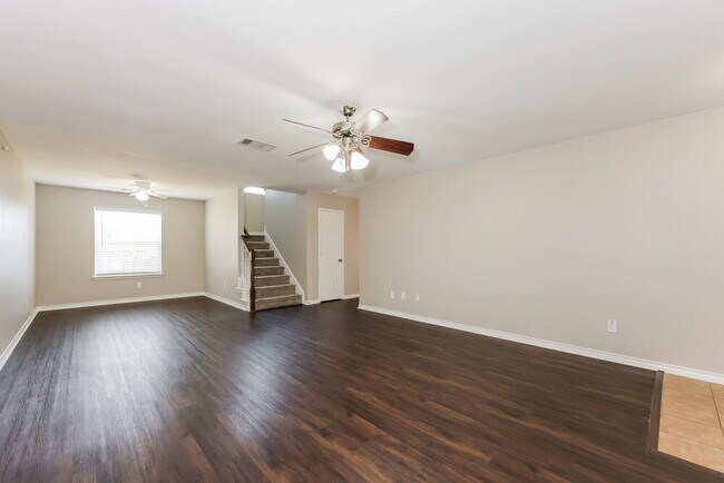 Building Photo - 1217 Maplewood Dr