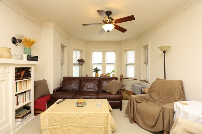Building Photo - 4871 N Talman Ave
