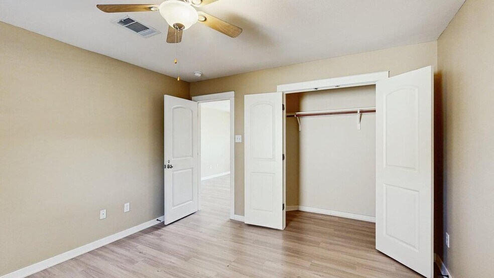 Building Photo - Beautifully updated home in a peaceful Geo...