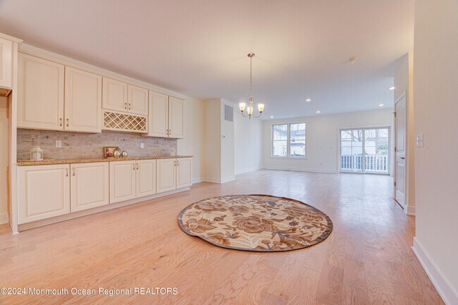 Building Photo - 8 Raritan Ave