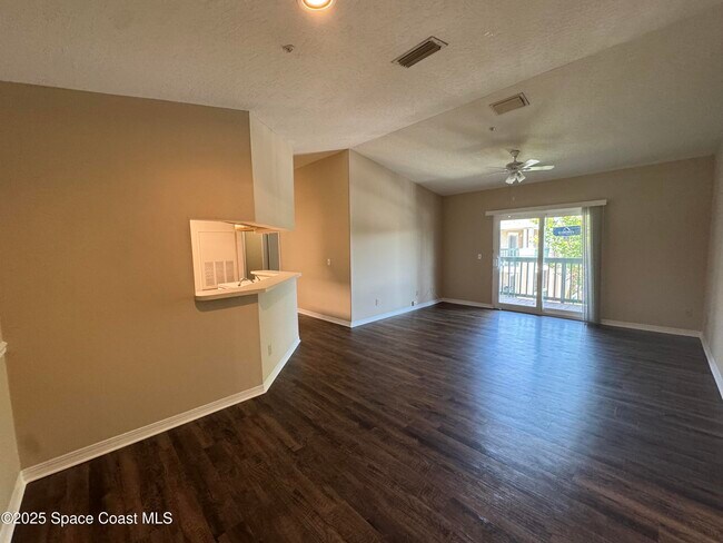 Building Photo - 7667 N Wickham Rd