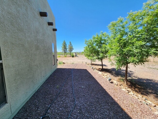 Building Photo - large home in douglas with guest house 1050 Rochine Rd