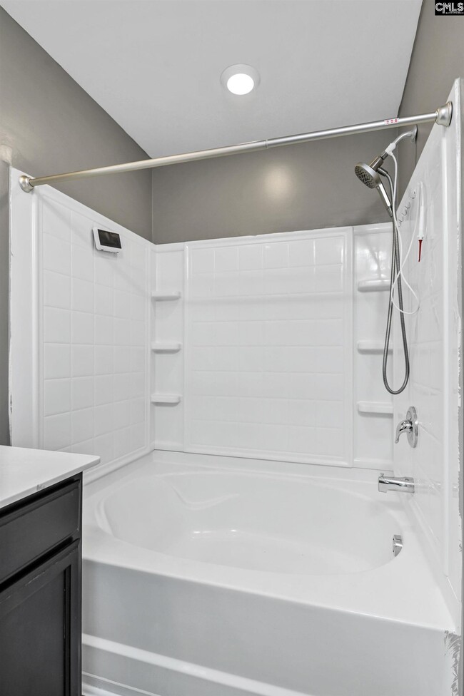 Building Photo - 414 Tulip Way