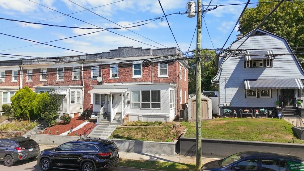 Building Photo - 366 Remington St