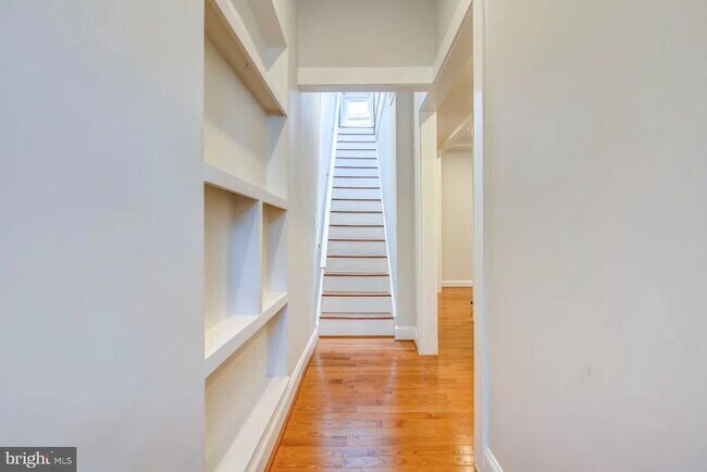 Building Photo - 1522 1st St NW