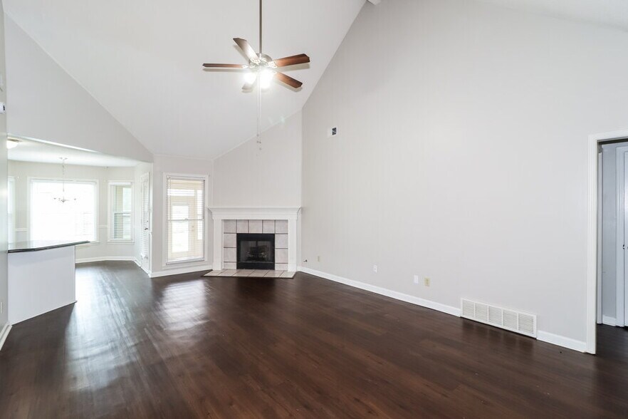 Building Photo - 9335 Barrow Dr