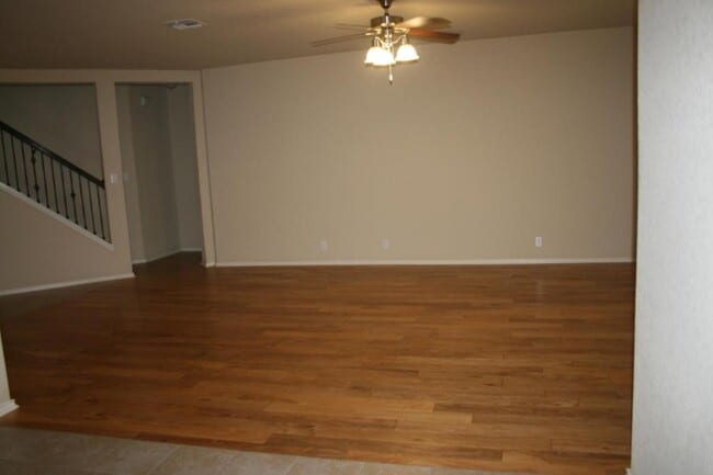 Building Photo - 27035 Oleander Chase
