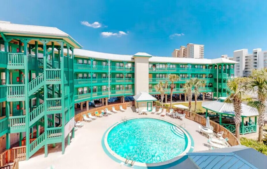 Building Photo - 952 W Beach Blvd