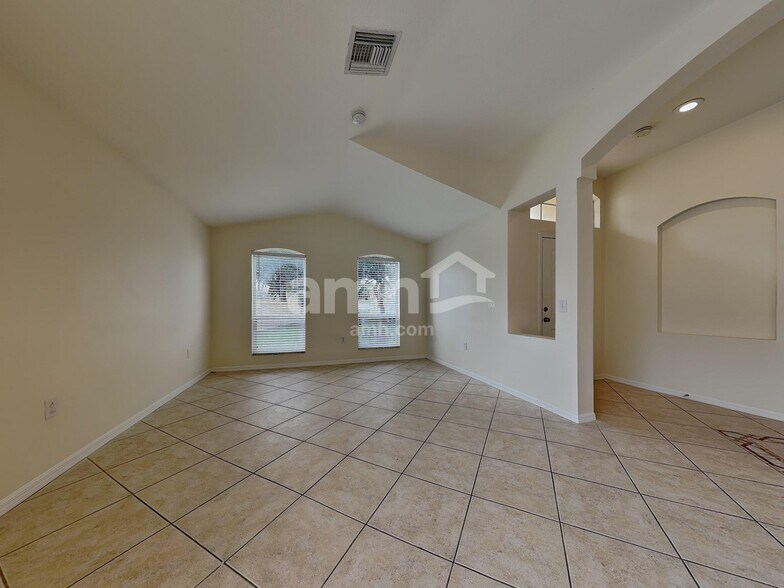 Building Photo - 3704 Lockridge Dr