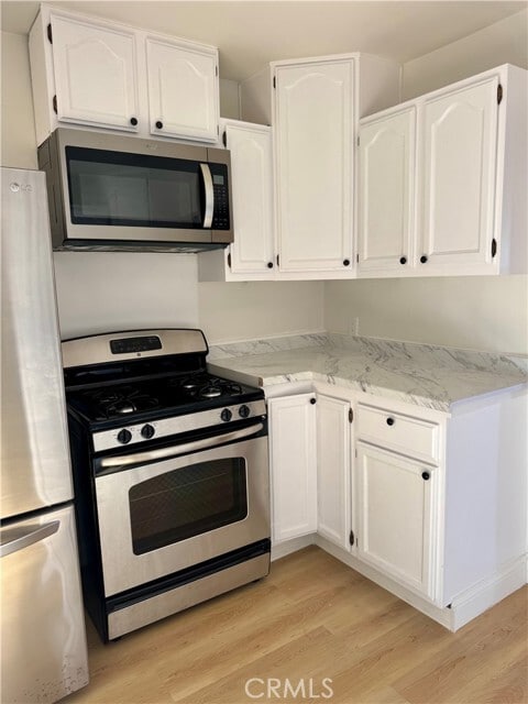 Building Photo - 5002 W 142nd St