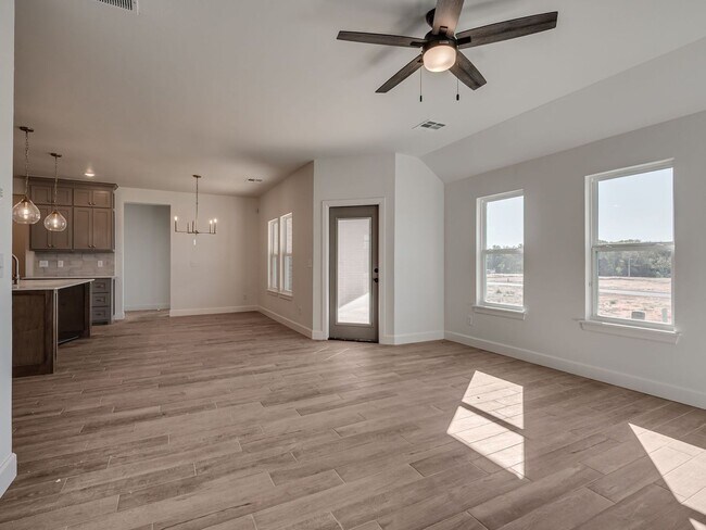 Building Photo - Brand New Home in Noble!