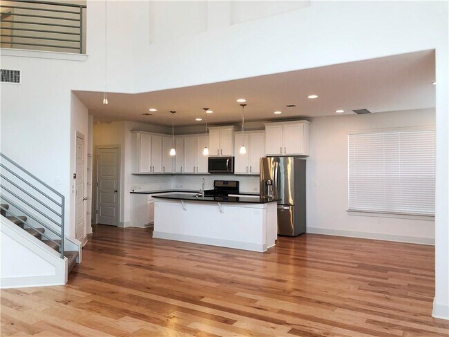 Building Photo - 2210 Capulet St