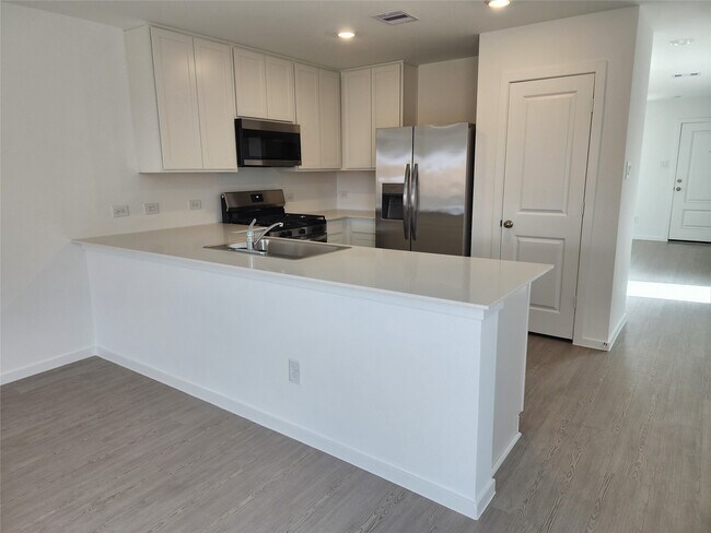 Building Photo - 21507 Willow River Canyon Ln