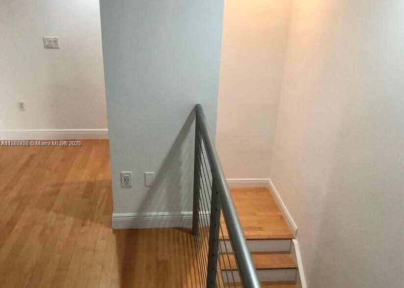 Building Photo - 1050 Brickell Ave