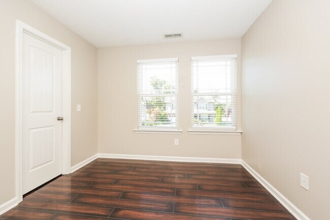 Building Photo - 2805 Painted Pony Dr