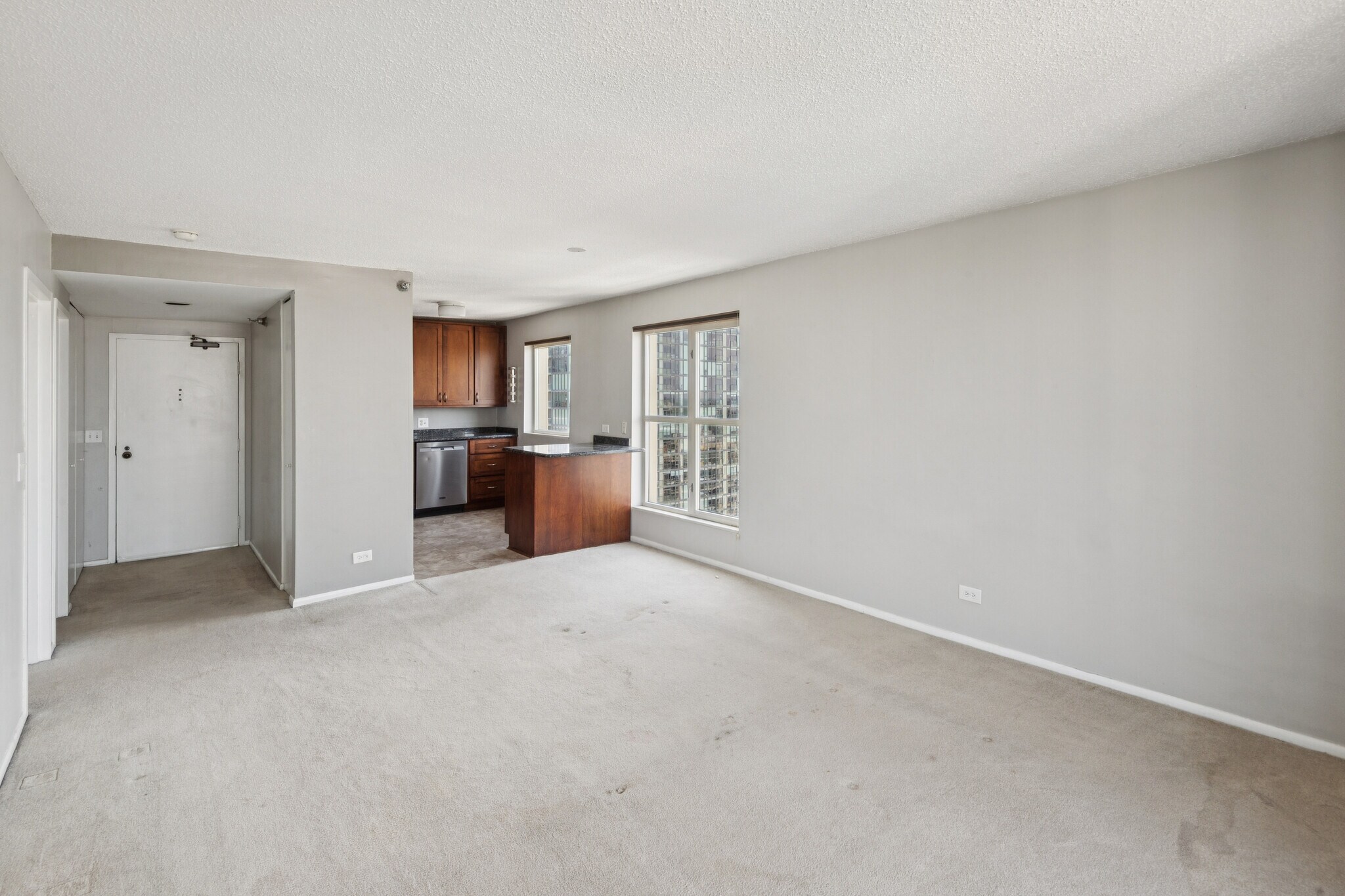 Building Photo - 1212 N La Salle Dr