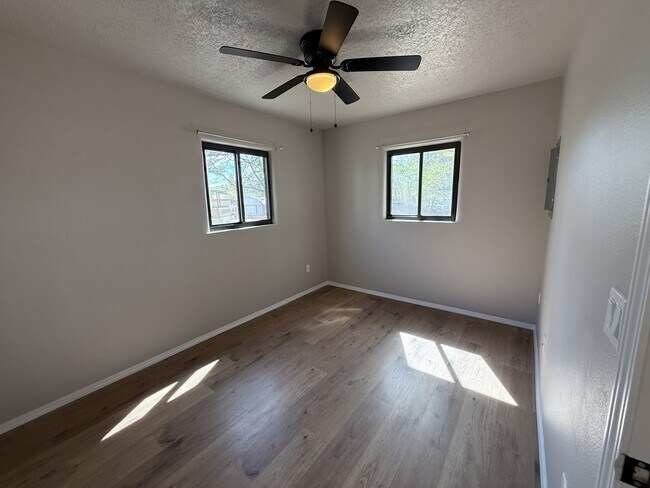 Building Photo - 2729 Bel Air Dr NE