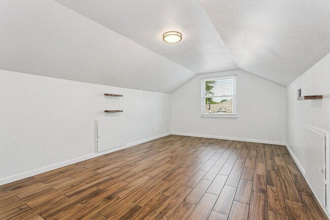 Building Photo - 470 Brian Cir