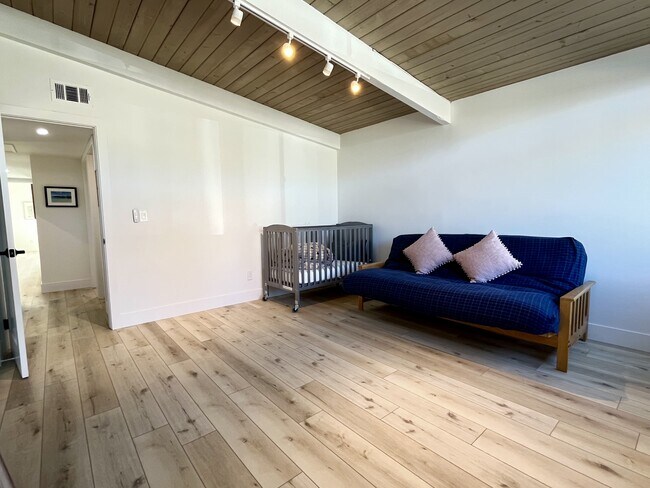 Building Photo - 2503 Aster St