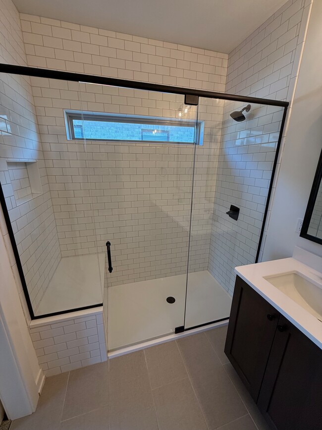 Master Shower - 1813 Wes Milligan Ln