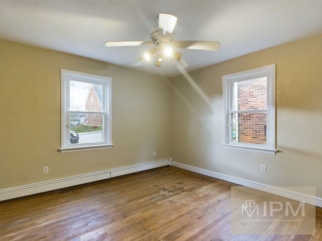 Building Photo - Charming 3BR Cape Cod Home in York Suburban Schools with Fenced Yard & Sunroom!!
