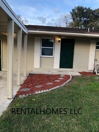 Building Photo - Remodeled Two Bedroom One Bath Duplex in Longwood Conveniently Close to Longwood Sun Rail
