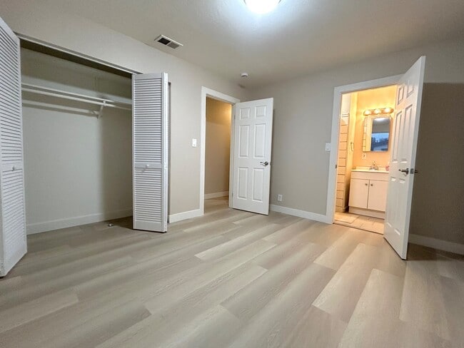 Building Photo - 3416 Mt St Helena Dr