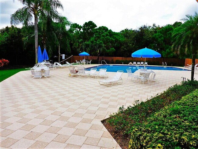 Building Photo - 2900 Olivewood Terrace