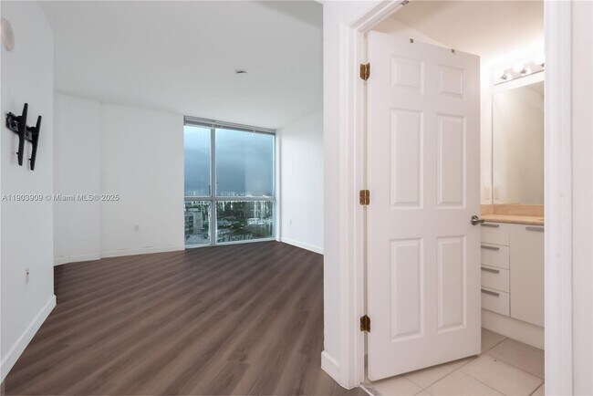 Building Photo - 140 S Dixie Hwy