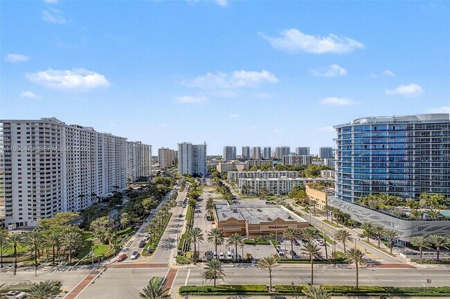 Building Photo - 17475 Collins Ave