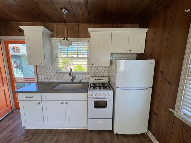 Building Photo - Sweet Seabright 1 bedroom