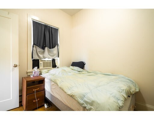 Building Photo - 565 Somerville Ave