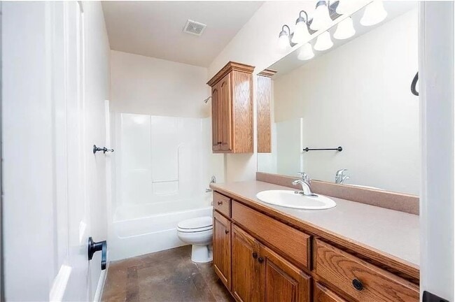 Building Photo - 1834 W Creekmore Dr