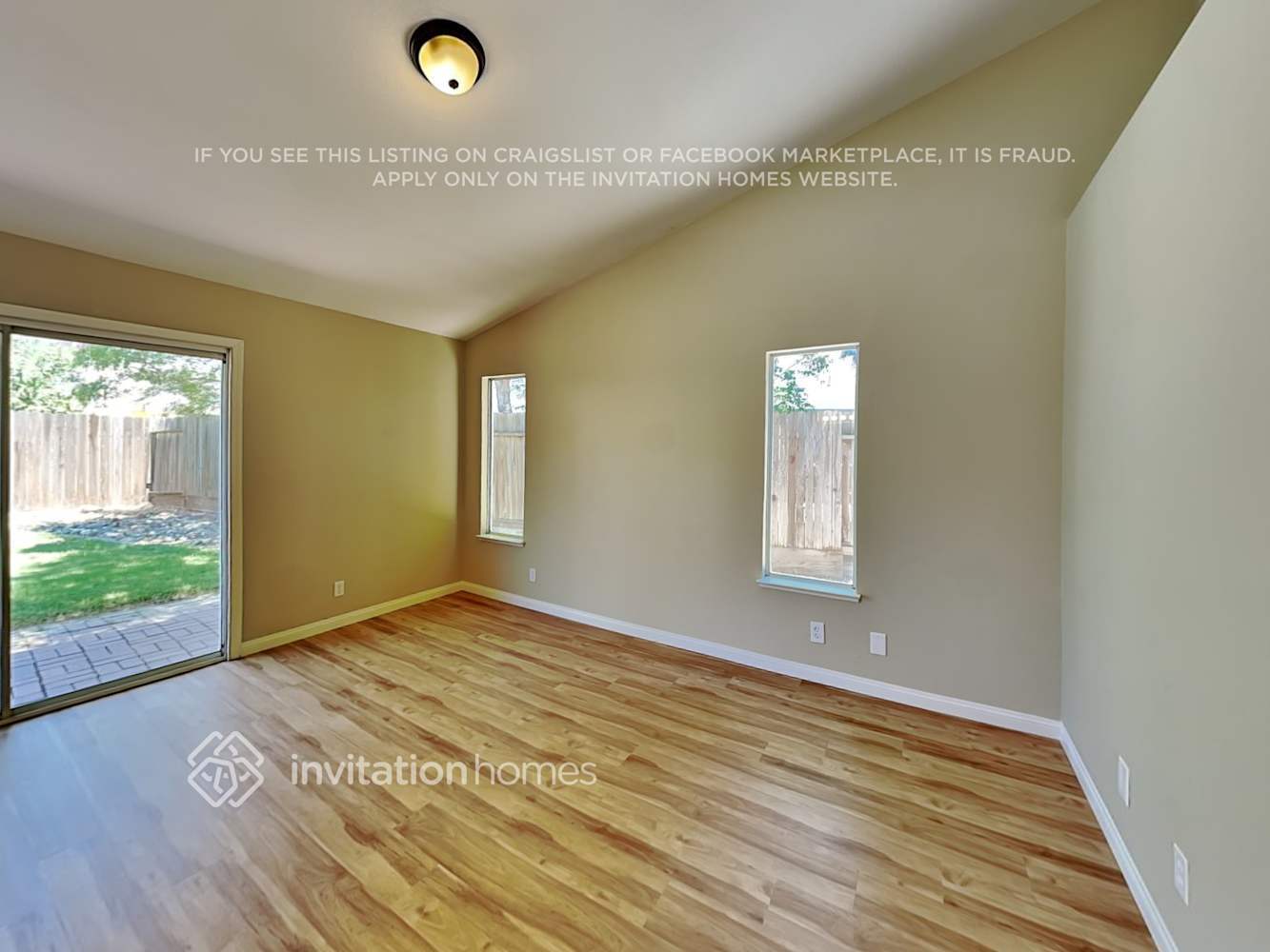 Building Photo - 8987 Meadowspring Dr