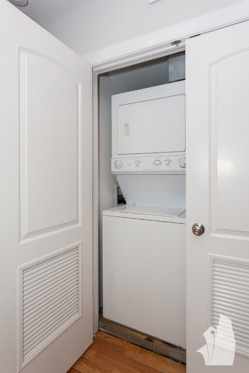 Building Photo - 1634 Grace W St