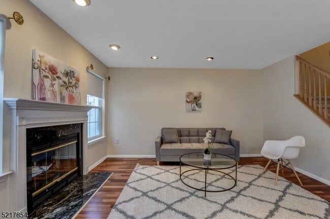 Building Photo - 118 Constitution Way