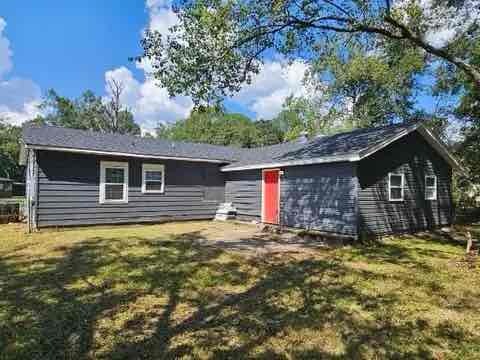 Building Photo - 2665 Faure Dr S