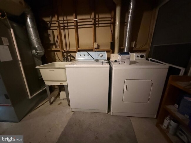 Building Photo - 1 Crotona Ct