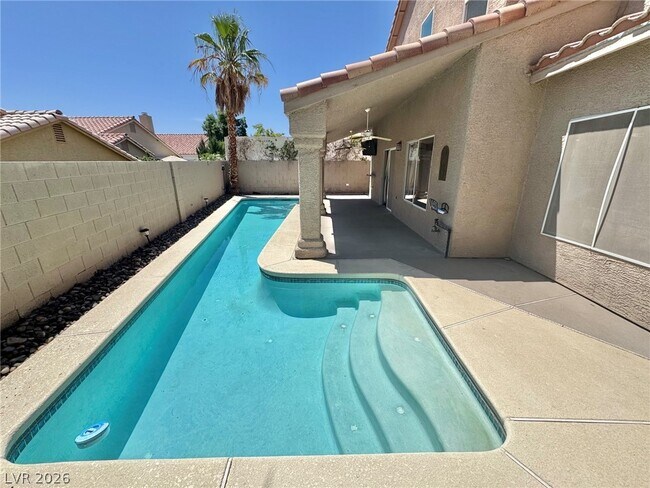 Building Photo - 216 Chiquis Ct