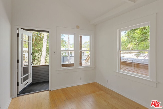 Building Photo - 1448 Angelus Ave