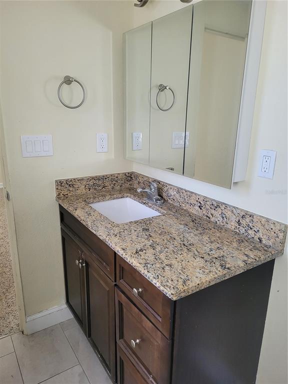 Building Photo - 2118 Lake Christie Dr