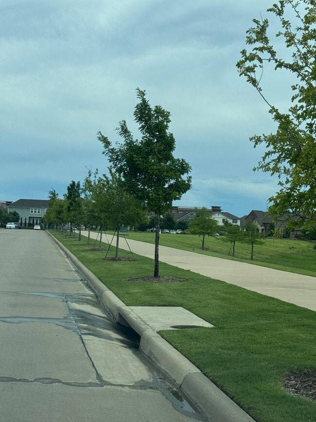 Building Photo - FULLY UPGRADED LUXURY TOWNHOME located in ...
