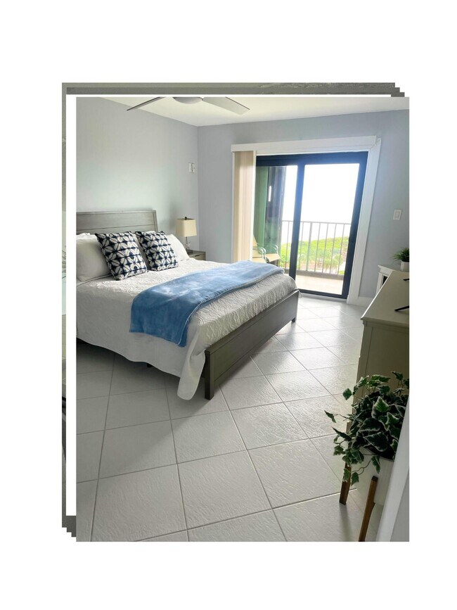 Building Photo - 801 S Ocean Dr
